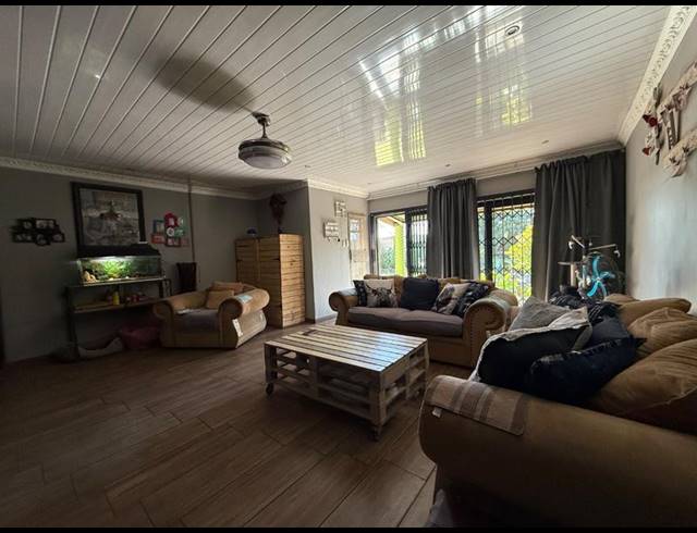 6 BEDROOM HOUSE FOR SALE IN VANDERBIJLPARK CW 6